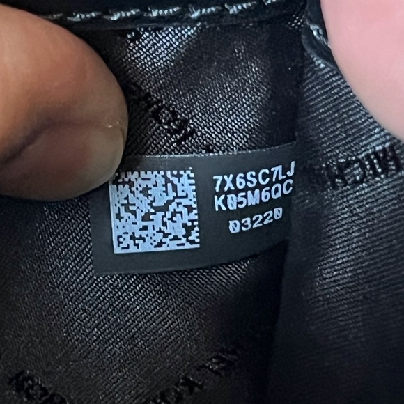 🌼Michael Kors Purse - Picture 13 of 14